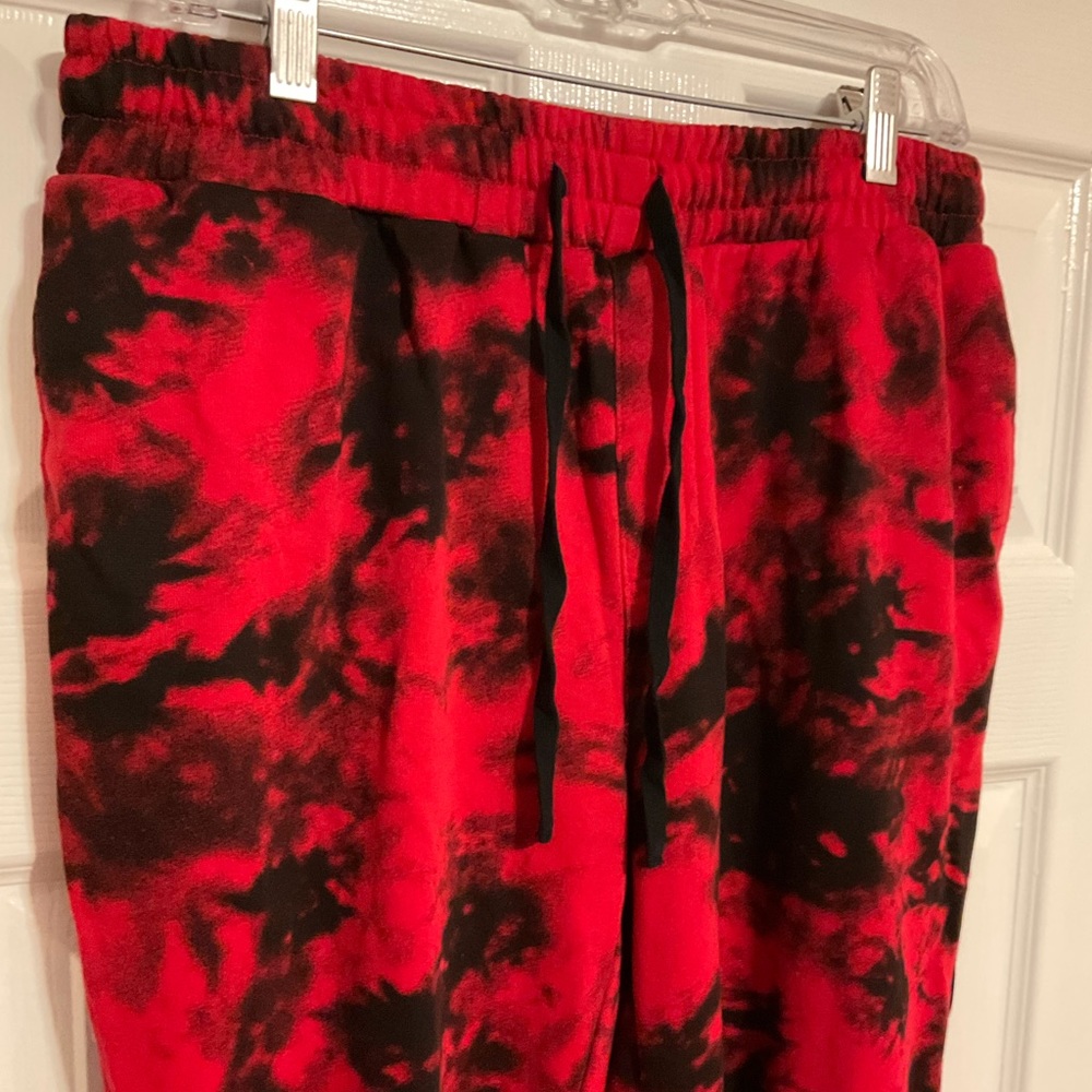 Stylish Cozy & Bold Black & Red type-dye long sweat pants w/ pockets sz Med